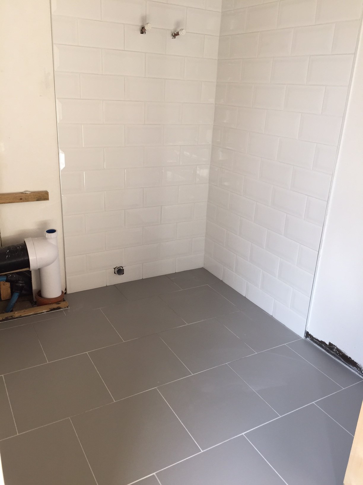 finished tiling IMG_4220.JPG