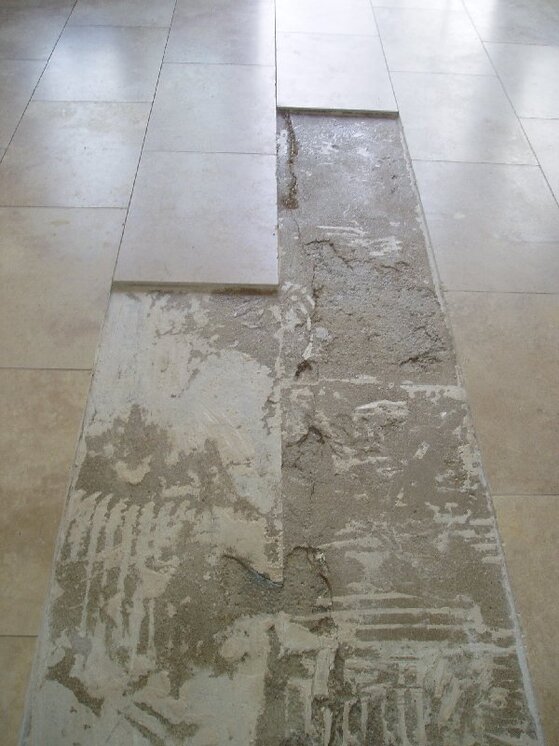 Cracked floor 002.jpg