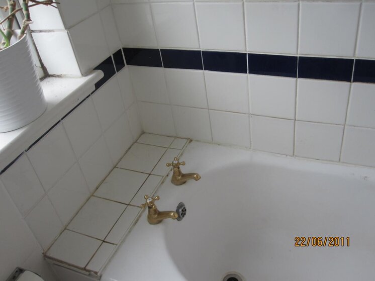 bathroom 030.jpg