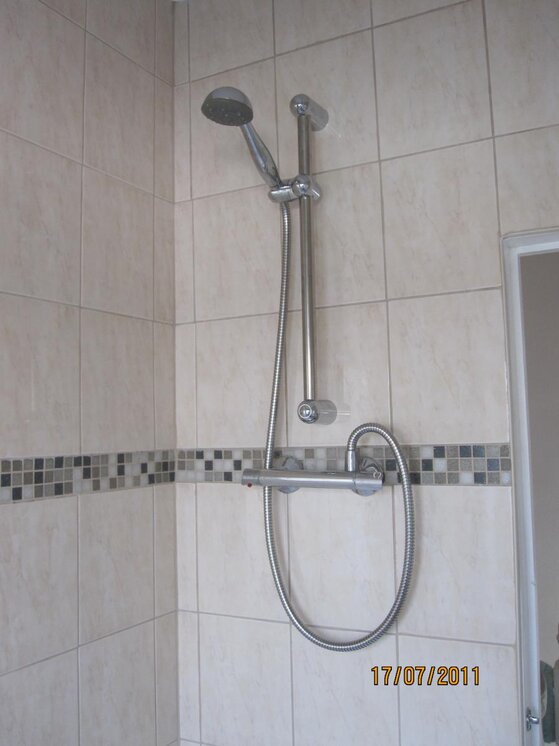 bathroom 021.jpg