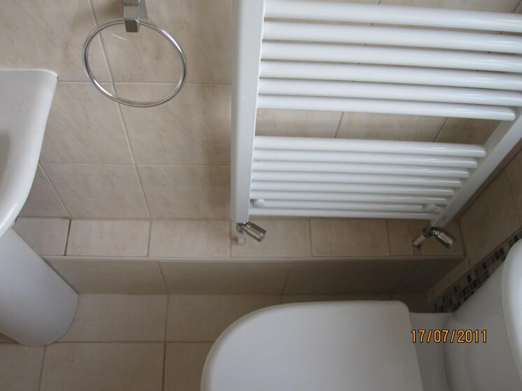 bathroom 026.jpg