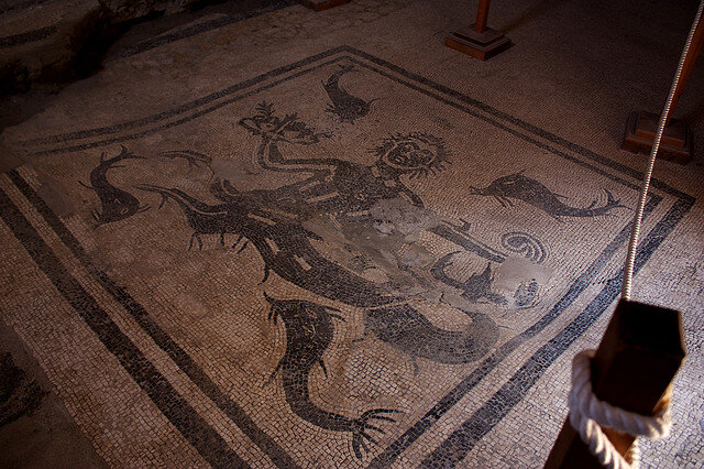 11-mosaic-in-the-public-baths-herculaneum-destroyed-roman-town-italy-5bf6bd.jpg