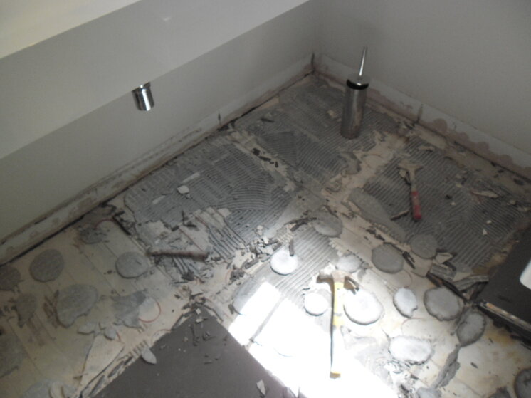 Shower Floor Rip out 007.jpg