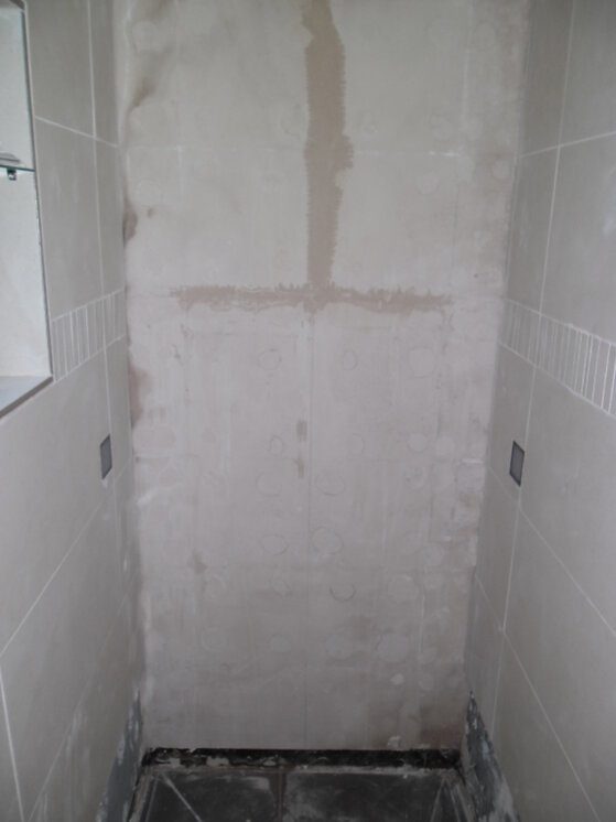 Shower Floor Rip out 009.jpg