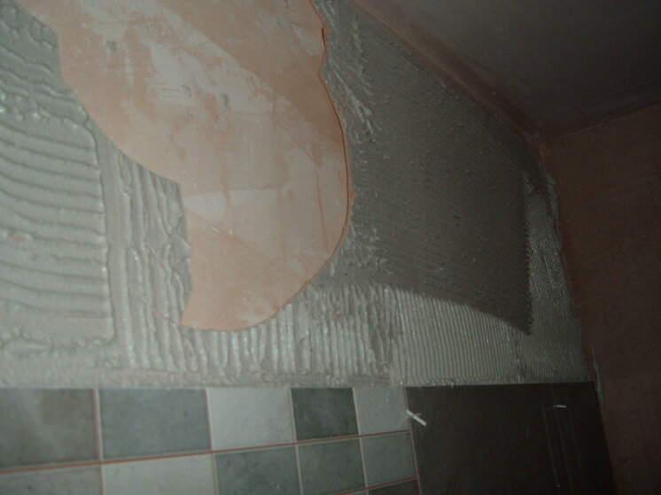 Bad Plastering 002.jpg