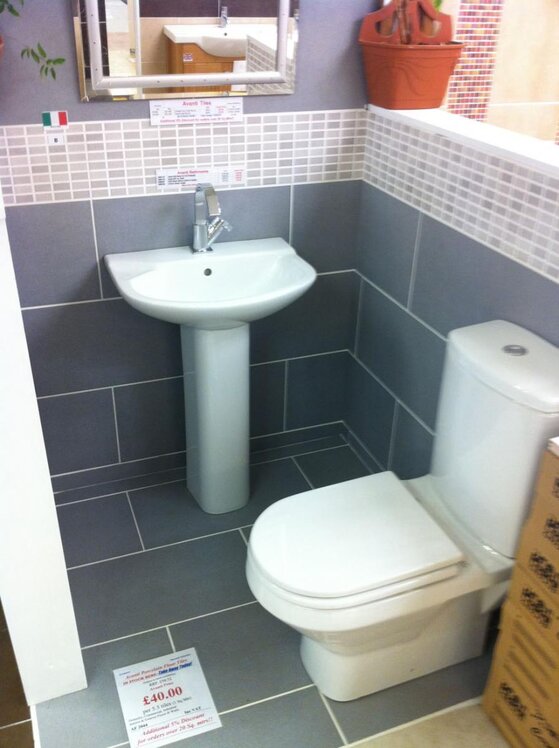 ensuite tiles.jpg