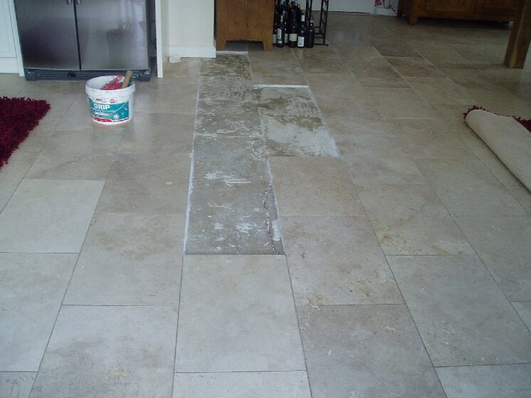 Cracked floor 005.jpg