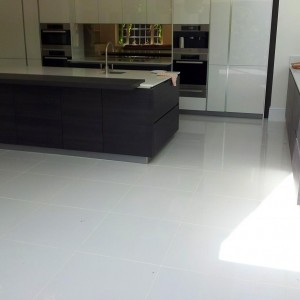 Polished porcelain kitchen floor