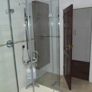 Large Bathroom 004