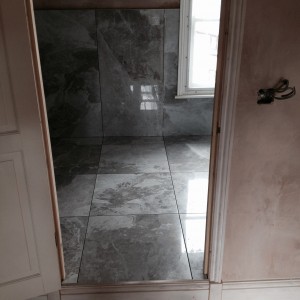 Glazed porcelain tiling