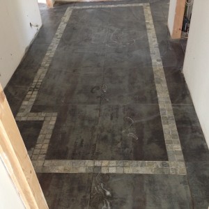 600x600 floor with mosaic inlay