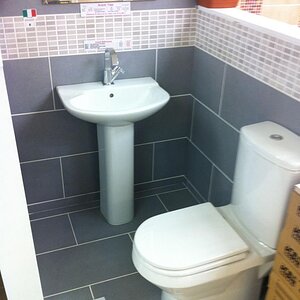 ensuite tiles.jpg