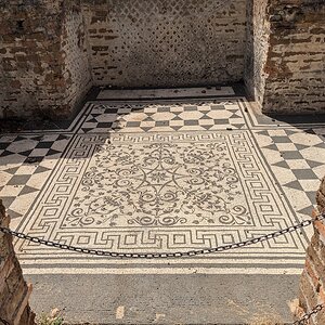 Hadrians mosaic Vl.jpg