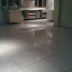 60m2 polished porcelain 600 x 600 with ufh..ona very dicey screed!