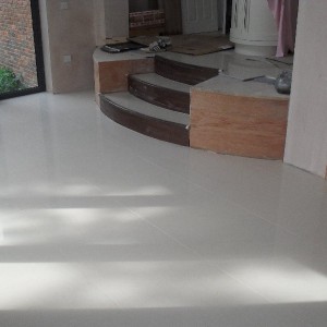 Raised kitchen area, curved steps down to extension thru to utility area
50 sq mtr Floor
B&Q 60x60
Polished Porcelain