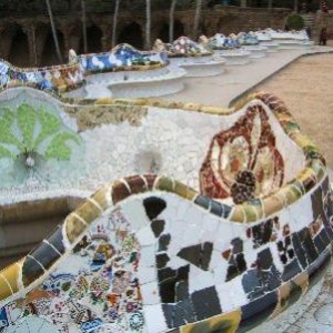 antoni gaudi park guell bench