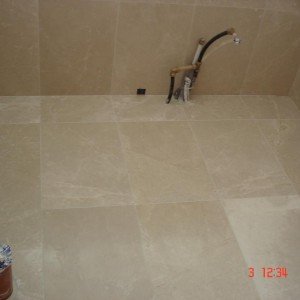 Burdur beige bathroom