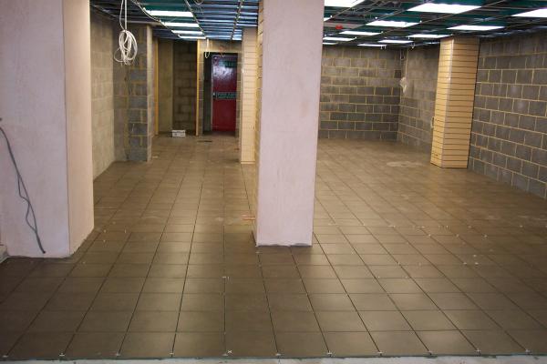 120 m2 of 300 x 300 Porcelain tiles for a shop. (3)