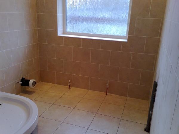 Ashford Tiled Floor And Walls In Bathroom Using 12x12 Porcelain Floor Tiles And 12x10 Tiles In A Brick Bond Formation Tilersforums Com Tiling Advice Forum