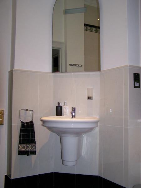 basin mirror