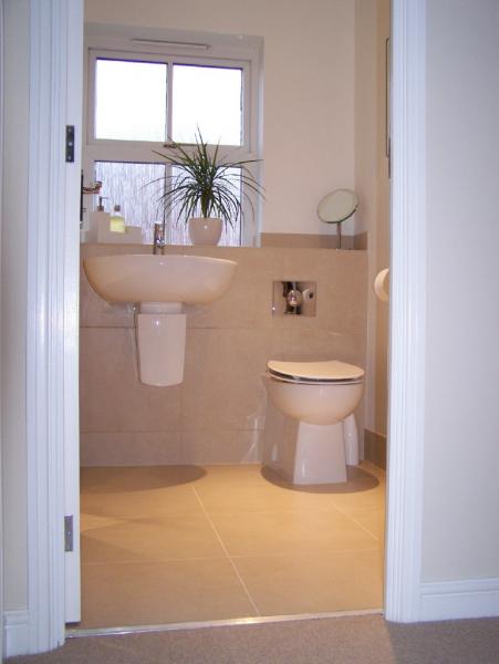 doorway basin wc