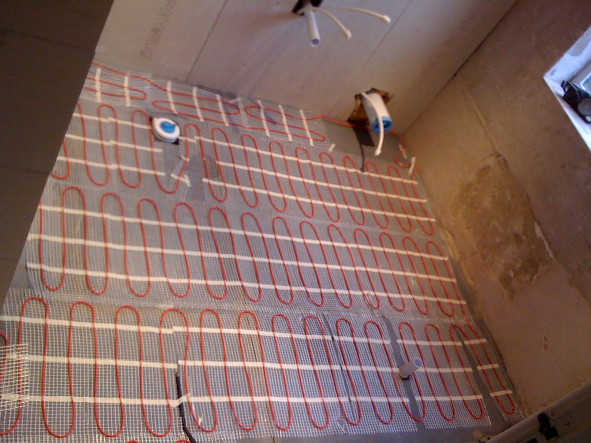 Electric UFH matting on Marmox insulation boards