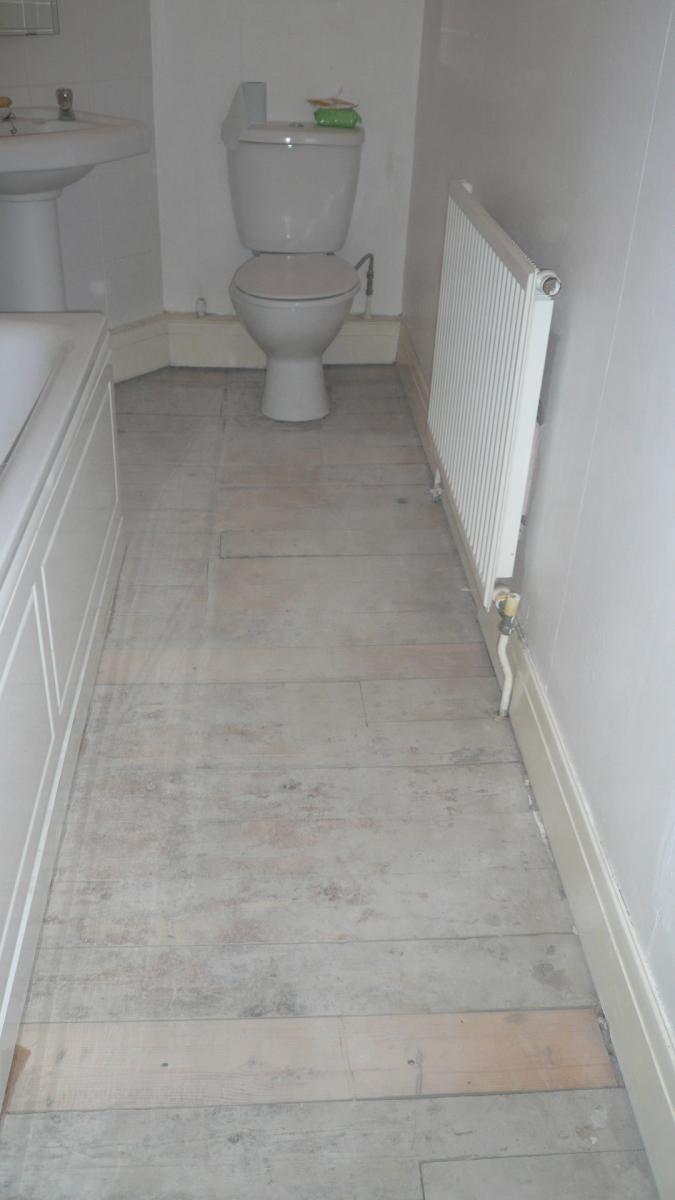 H Ellis 1 bathroom   Lino removed