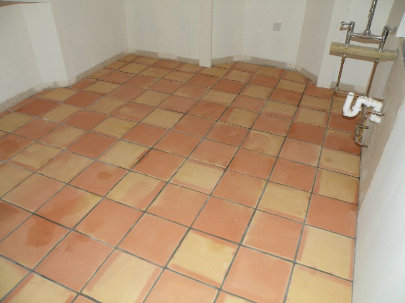 Kitchen Area - grouting looks patchy, but it's just been washed!!