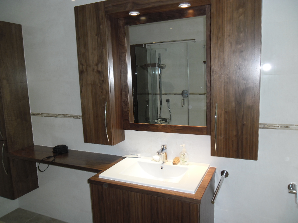 Large Bathroom 008