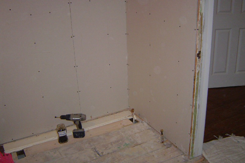 NE corner with plasterboard