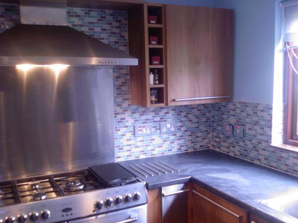 Photo 0075     glass mosaic splash back