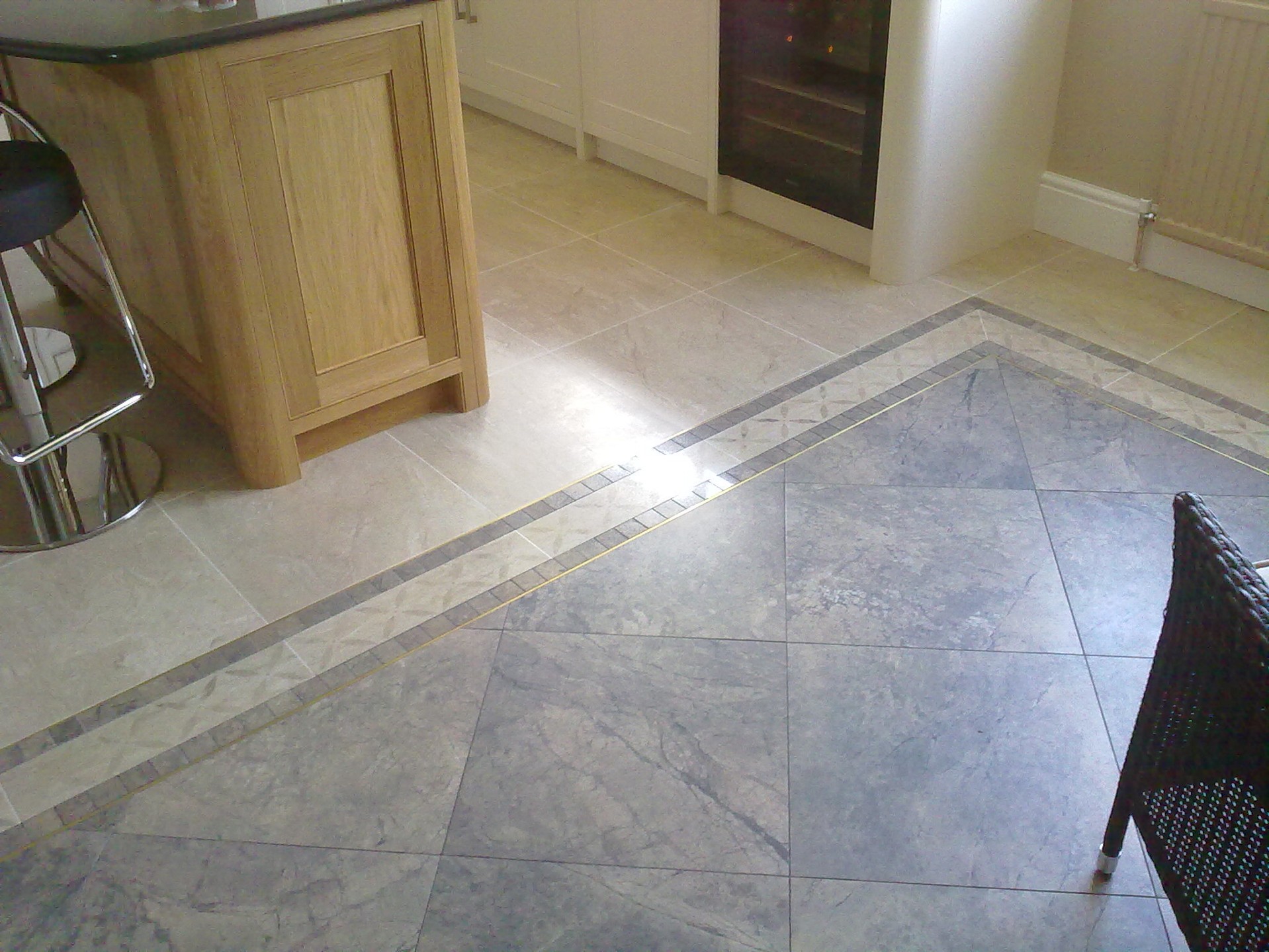 porcelain kitchen floor with boarder