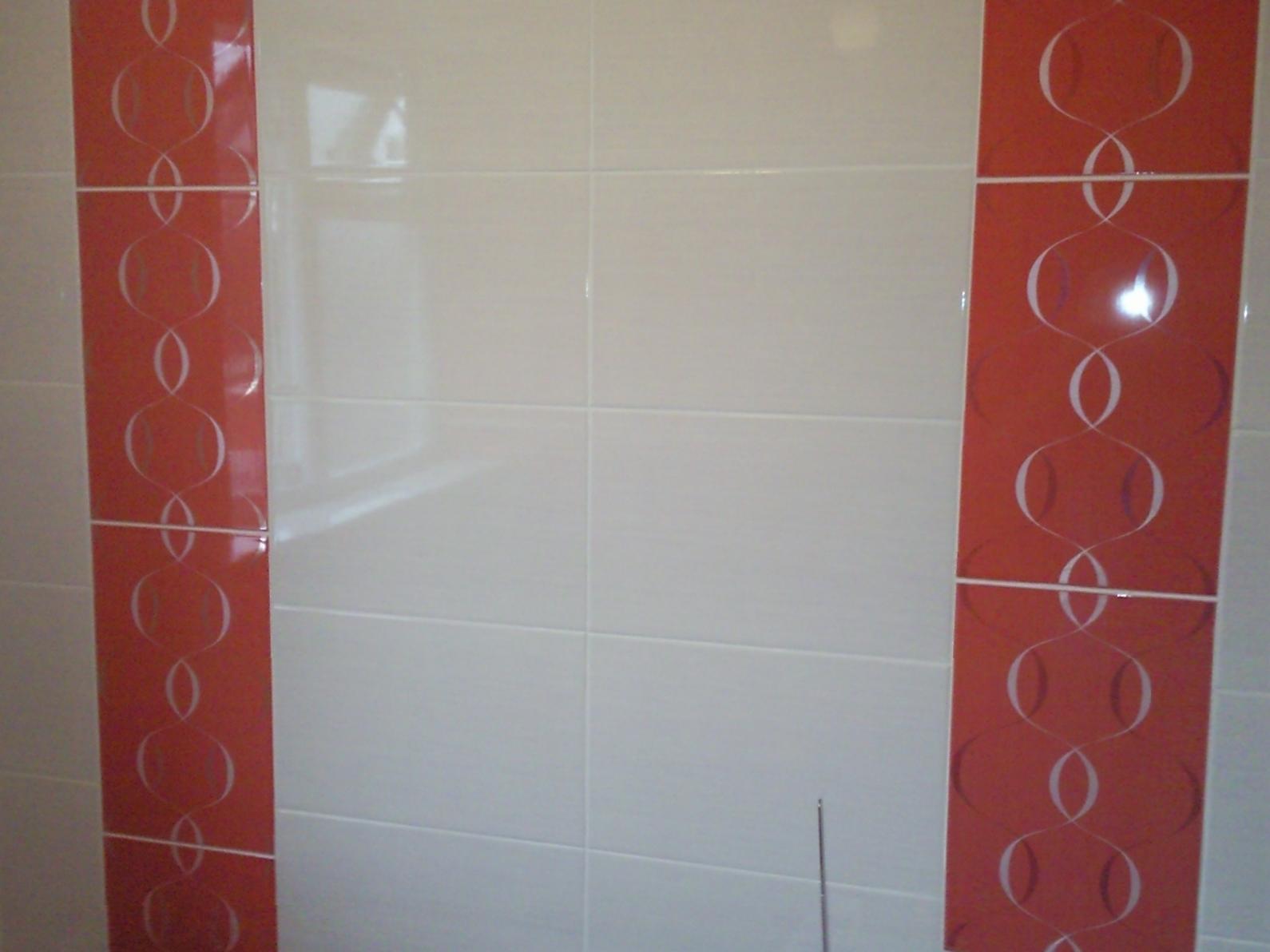 red n white stripes bathroom 009