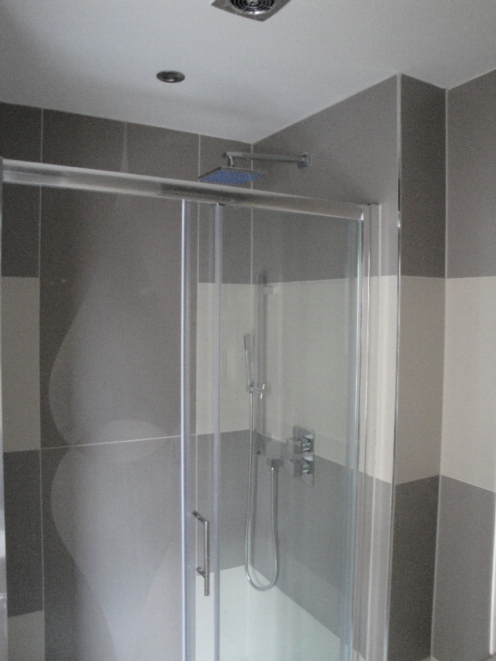 tear drop feature tile ensuite