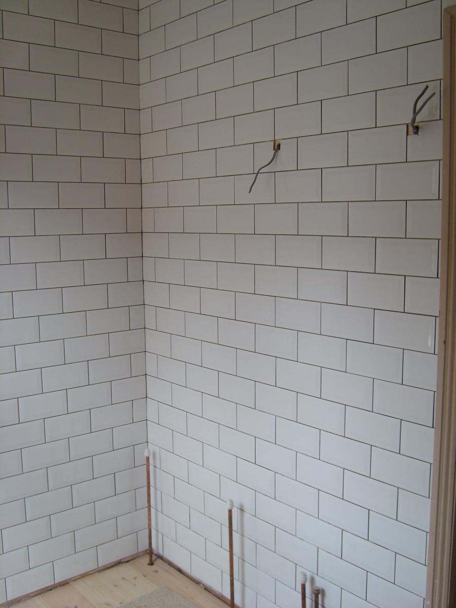 Wall Tiling in Whitstable.
200 x 100 Metro Tiles.Brick Bond.