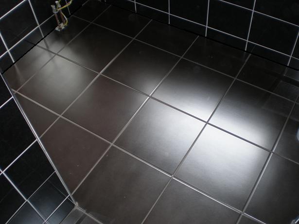 wetroom floor by www.firstpremiertiling.co.uk