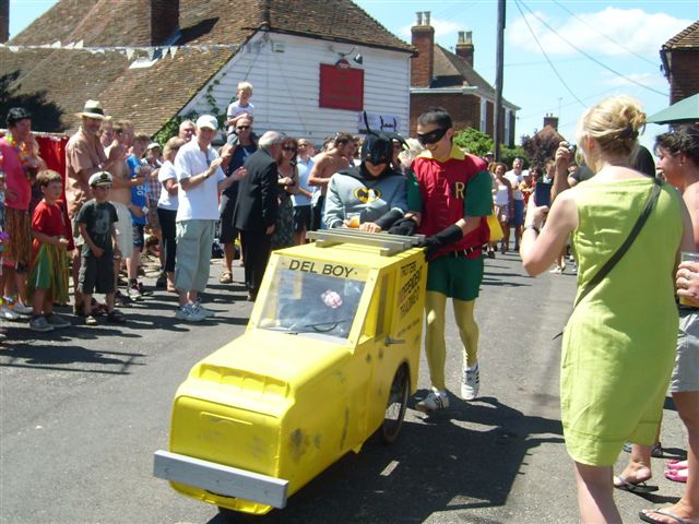 wheelie bin 10 july 2010 017.jpg